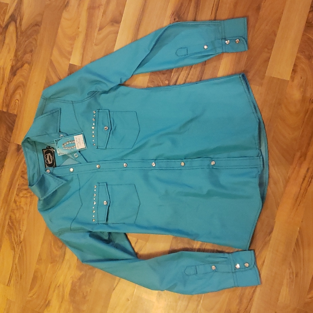 Cowgirl Hardware button up